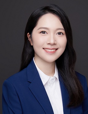 Laura Kang, Associate